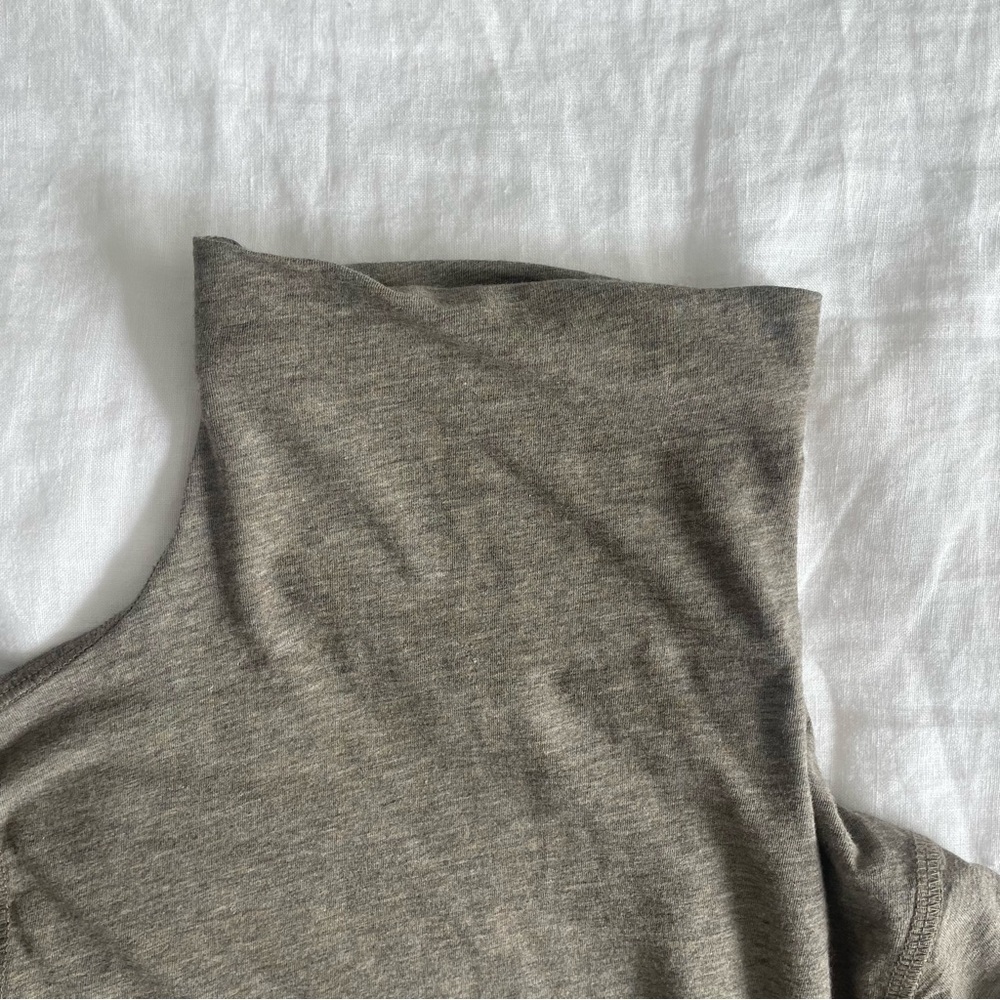 Vince Favorite Turtleneck Beige | Tan Cotton Blend - Picture 6 of 8